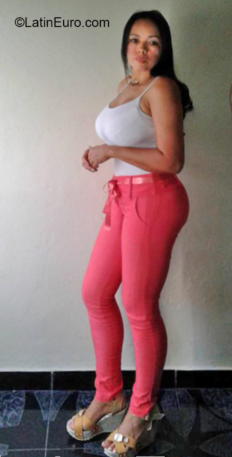 Date this happy Colombia girl Miledy from Medellin CO18500
