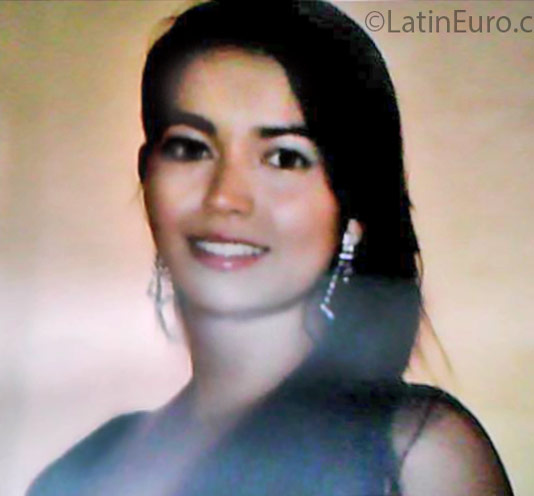 Date this tall Colombia girl Paula from Cali CO18526