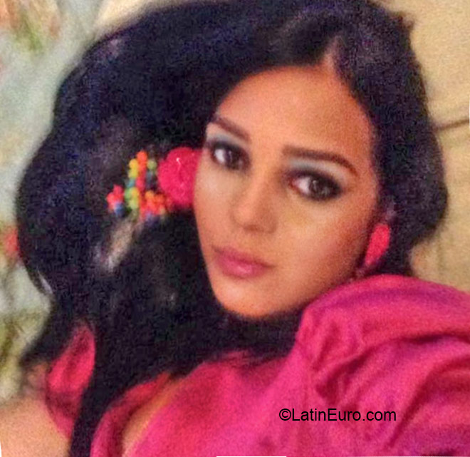 Date this georgeous Dominican Republic girl Carolina from Santo Domingo DO24571