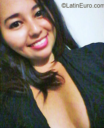 Date this georgeous Colombia girl Karen from Bogota CO18534