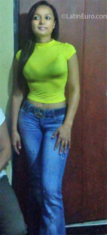 Date this stunning Colombia girl Paula from Tulua CO18597