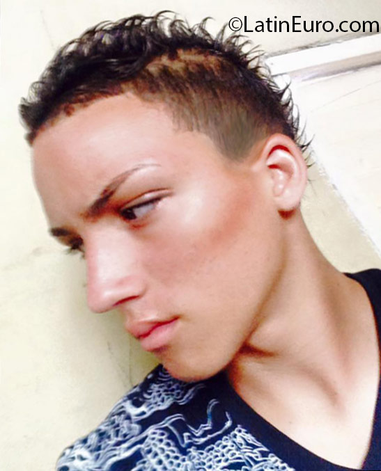 Date this tall Dominican Republic man Julious from Santiago DO24832