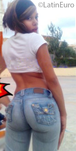Date this gorgeous Dominican Republic girl Jessica from Santo Domingo DO24850