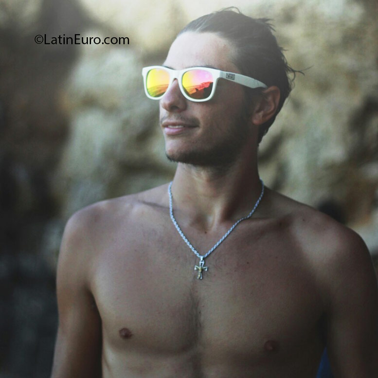 Date this gorgeous Dominican Republic man Alessandro from La Romana DO24898