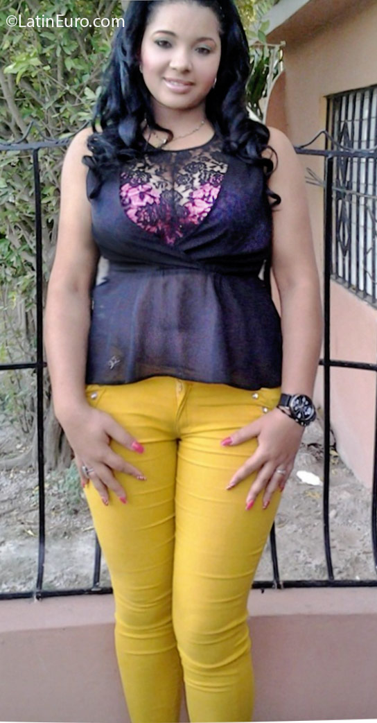 Date this happy Dominican Republic girl Camen from San Pedro de Macoris DO24922