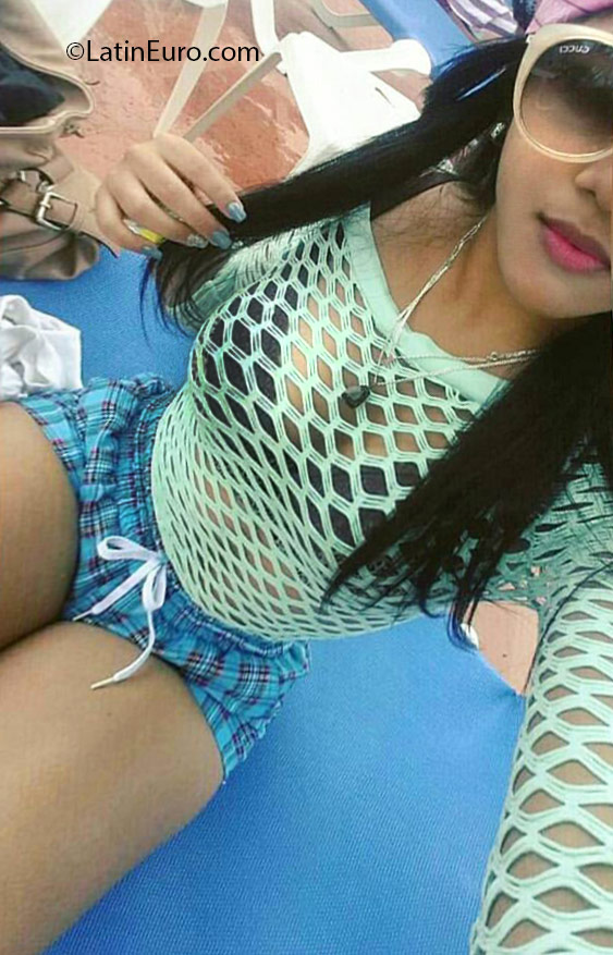 Date this delightful Dominican Republic girl Shantal from Santo Domingo DO25040