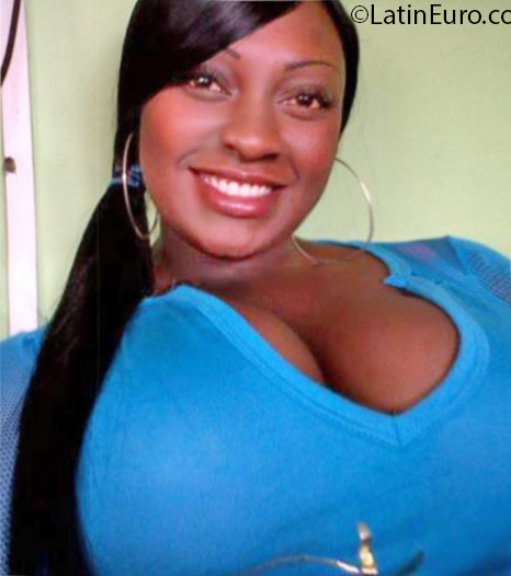 Date this hard body Colombia girl Cindy from Cali CO18729