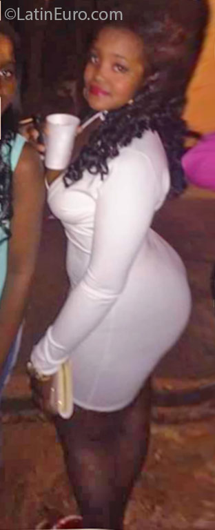Date this exotic Dominican Republic girl Rafelina from Santo Domingo DO30554
