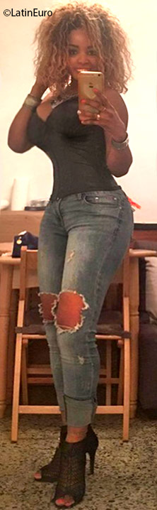 Date this nice looking Spain girl Miky from Barcelona ES336