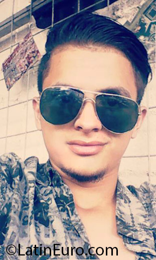 Date this good-looking Dominican Republic man Brayan from Tegucigalpa DO25269