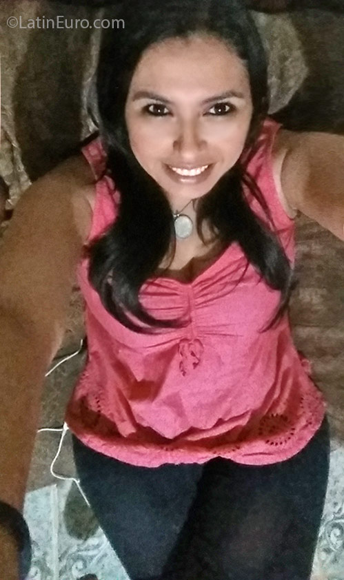 Date this tall Honduras girl Cinthia from San Pedro Sula HN2089