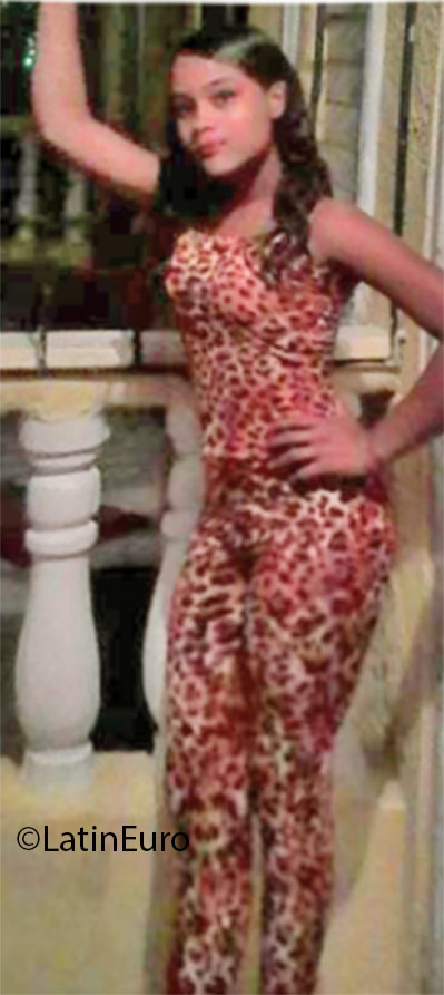 Date this sultry Dominican Republic girl Yenifer from Santo Domingo DO25346