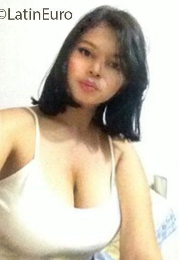 Date this georgeous Colombia girl Mercedes from Cartagena CO18811