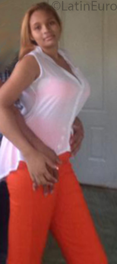 Date this sensual Dominican Republic girl Abby from Santiago DO25352
