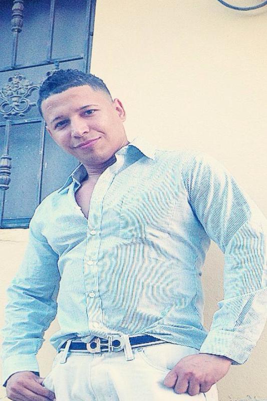 Date this tall Dominican Republic man Alexander from Valverde DO25440
