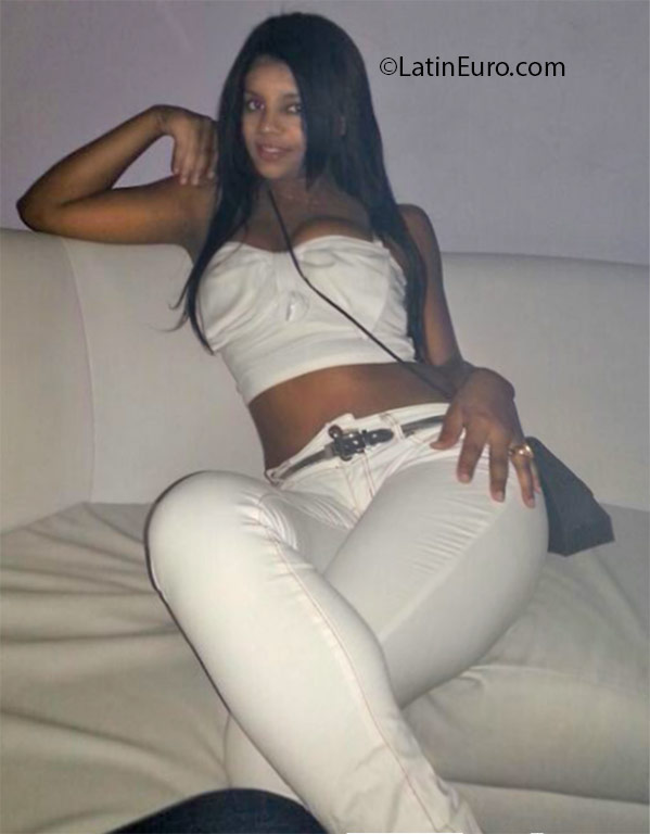 Date this tall Dominican Republic girl Anyelinia from Santiago DO25445