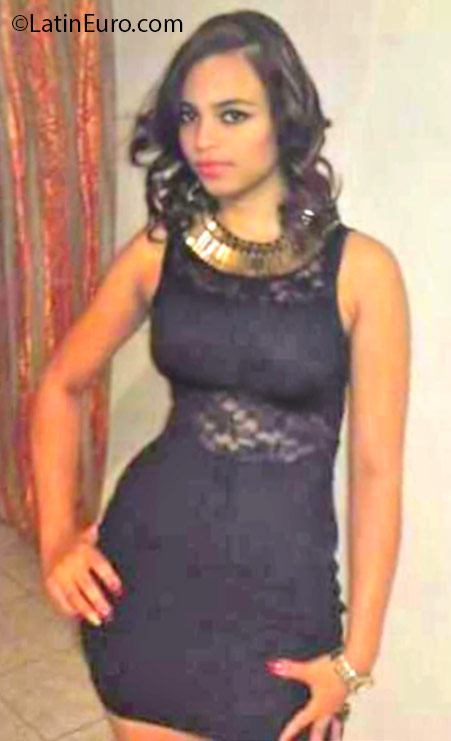 Date this stunning Dominican Republic girl Nachel from La Vega DO25446