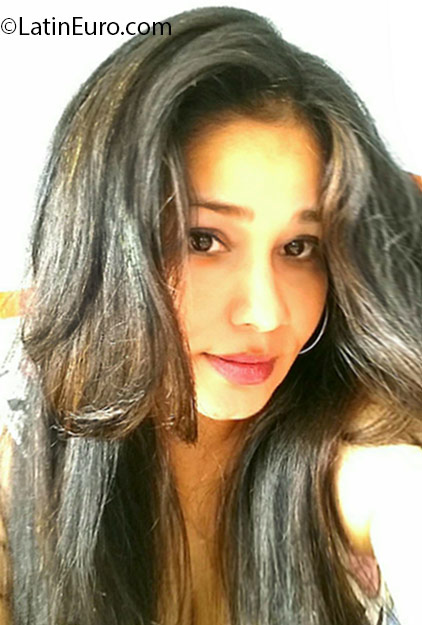 Date this young Honduras girl Demi from Tegucigalpa HN2152
