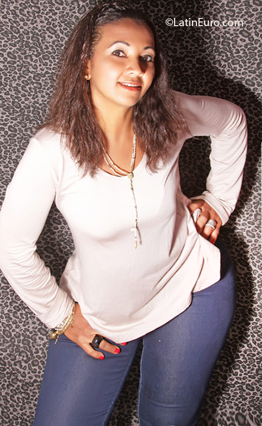 Date this foxy Brazil girl Guilherminia from Florianopolis BR9849