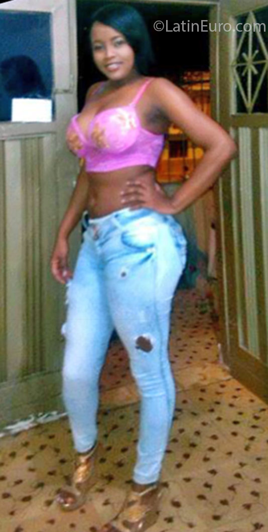 Date this funny Colombia girl Julieth from Cali CO18969