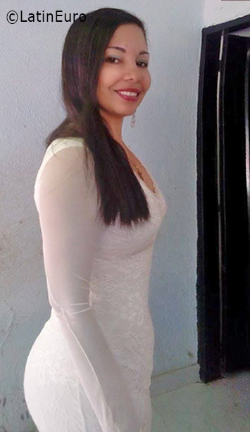 Date this voluptuous Colombia girl Laila from Santa Marta CO19023