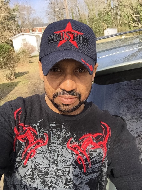 Date this happy United States man Milton from Clarksville US17441