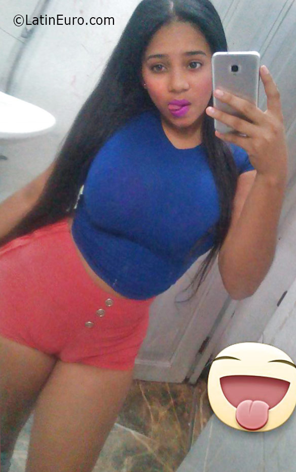 Date this fun Dominican Republic girl Linda from Santo Domingo DO26127
