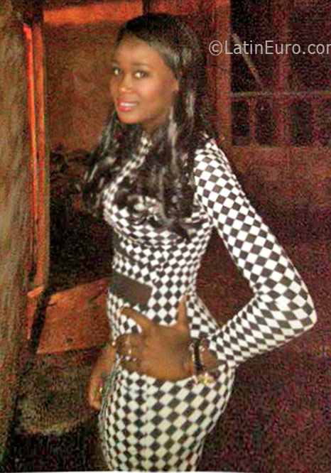 Date this pretty Dominican Republic girl Yaniris from Santo Domingo DO30062