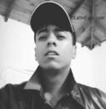Date this delightful Colombia man Carlos from Medellin CO19114