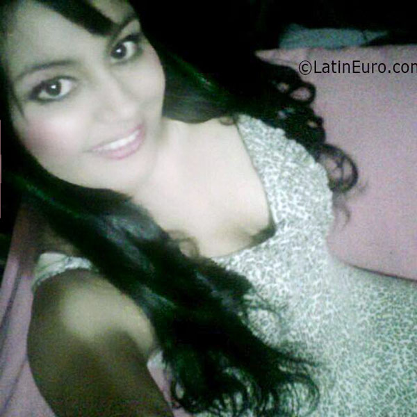 Date this stunning Colombia girl Vanezza from Bogota CO19125