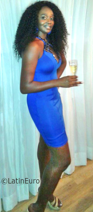 Date this happy Brazil girl Tatiana from São Paulo BR9729