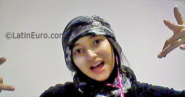 Date this foxy Colombia girl Ana from Bogota CO19133