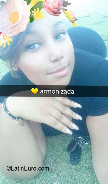 Date this georgeous Dominican Republic girl Leah from Santo Domingo DO26348
