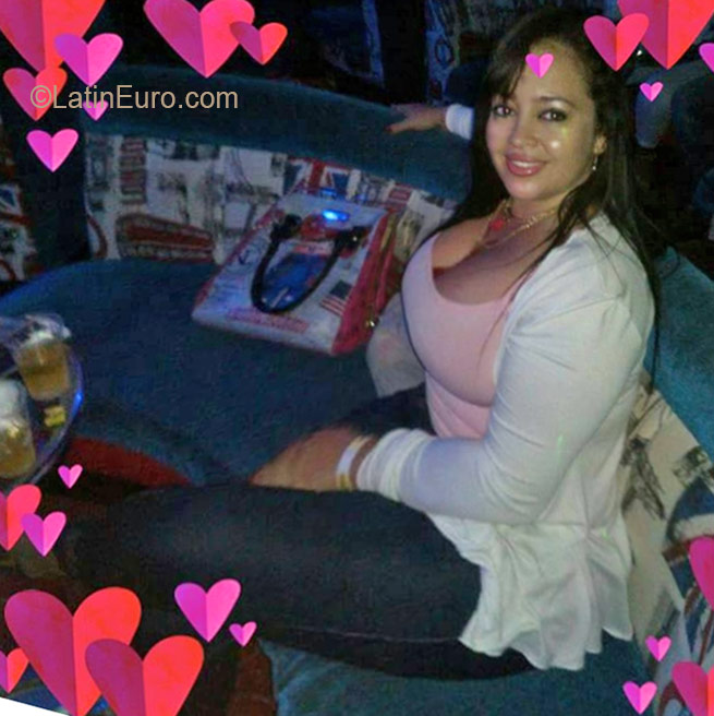 Date this sultry Colombia girl Monica from Cali CO19377