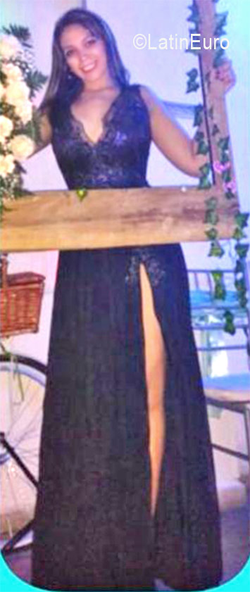 Date this fun Colombia girl Natalia rios from Medellin CO19383