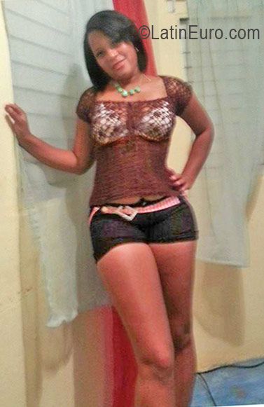 Date this gorgeous Dominican Republic girl Milicalderon from Santo Domingo DO26455