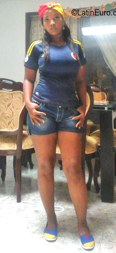 Date this hard body Colombia girl Salome from Cali CO19414