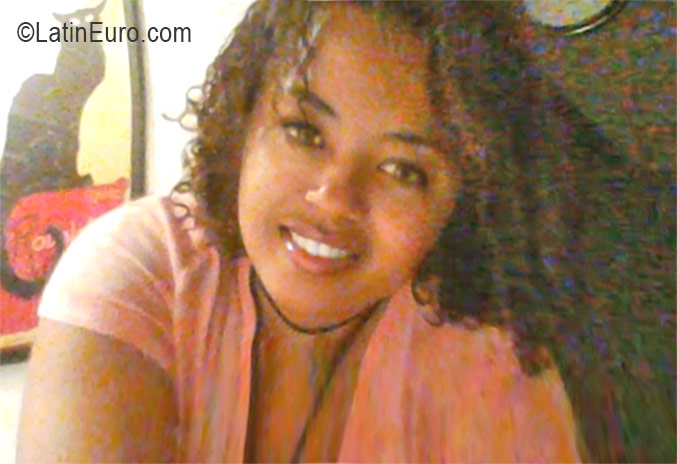Date this happy Brazil girl Regiane from Sao Paulo BR9778