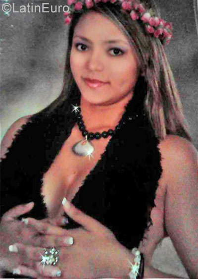 Date this delightful Colombia girl Paola from Cali CO19597