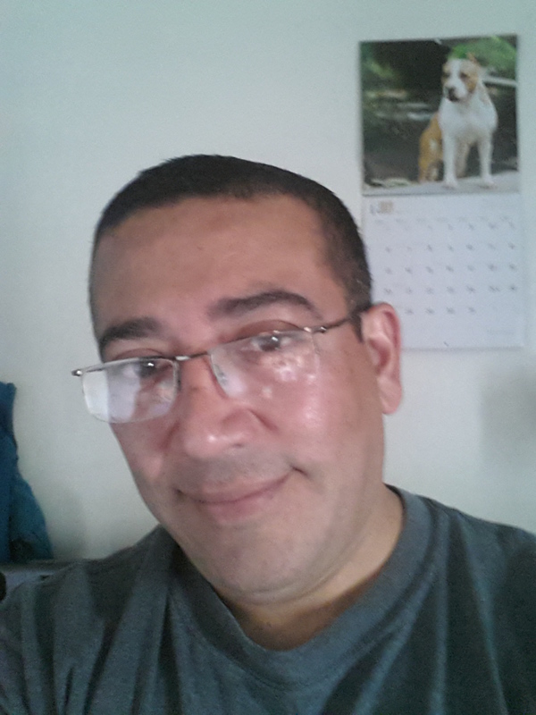 Date this happy United States man Miguel from Los Angeles US17653