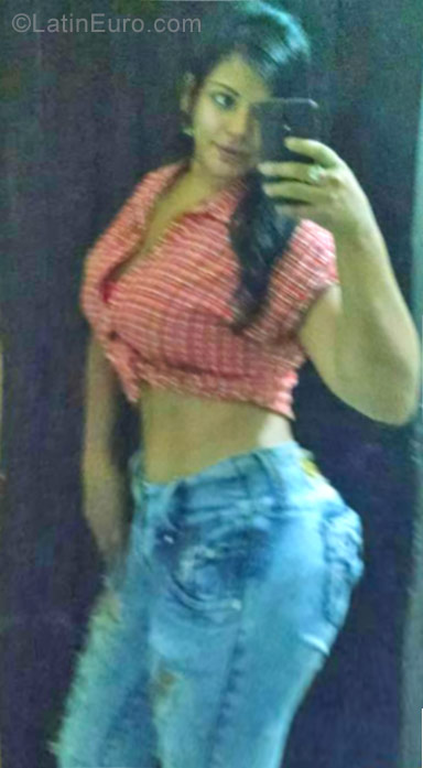 Date this beautiful Colombia girl Mayerly from Cali CO19713