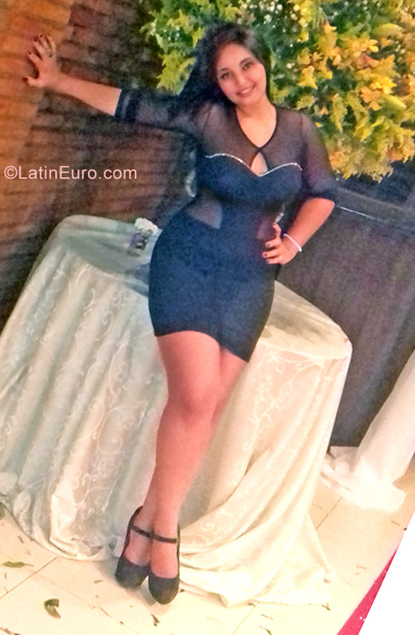Date this fun Brazil girl Pricila from Ipatinga BR9836