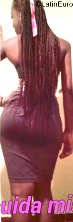Date this nice looking Colombia girl Isavela from Medellin CO19837