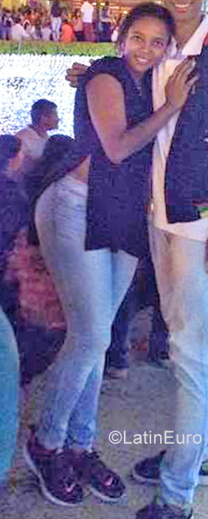 Date this attractive Colombia girl Ana from Bogota CO19856