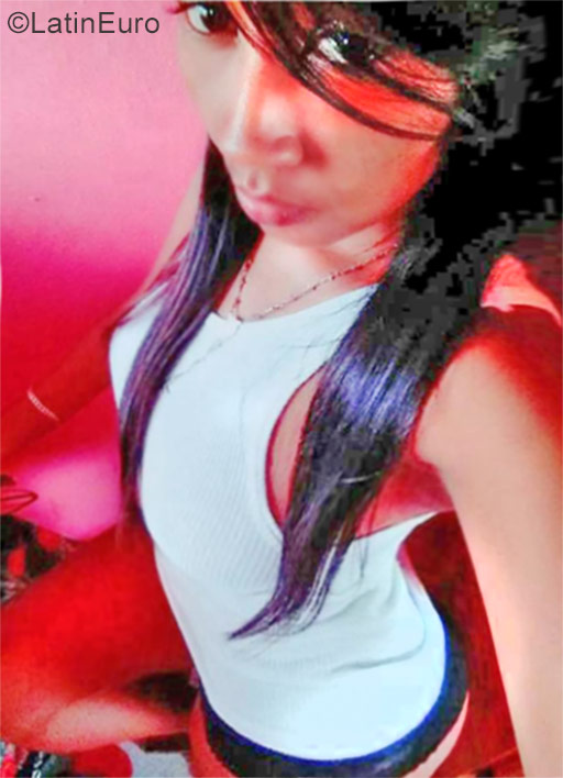Date this fun Dominican Republic girl Maria from Santo Domingo DO27003