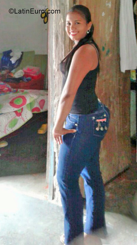 Date this georgeous Colombia girl Cristina from Antioquia CO19891
