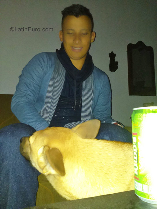 Date this voluptuous Colombia man Alberto from Huila CO19974