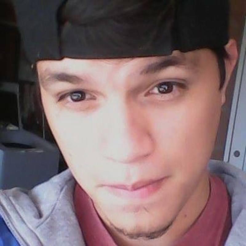 Date this georgeous Colombia man Alexander moril from Bogota CO19981
