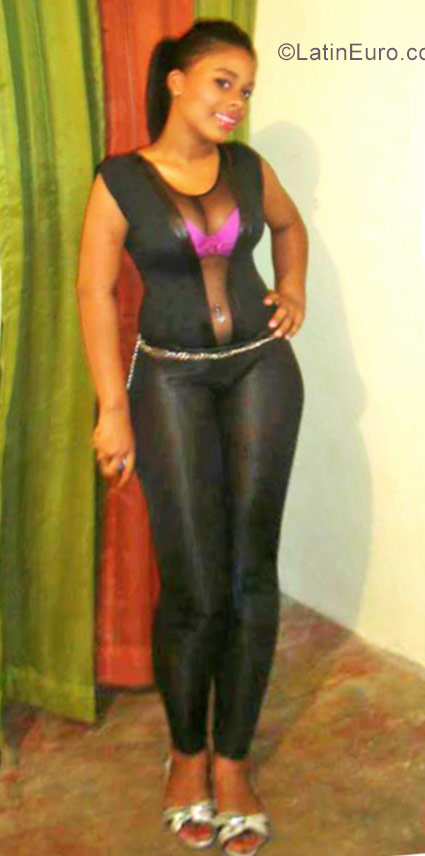 Date this gorgeous Dominican Republic girl Maciel from Santiago DO27218