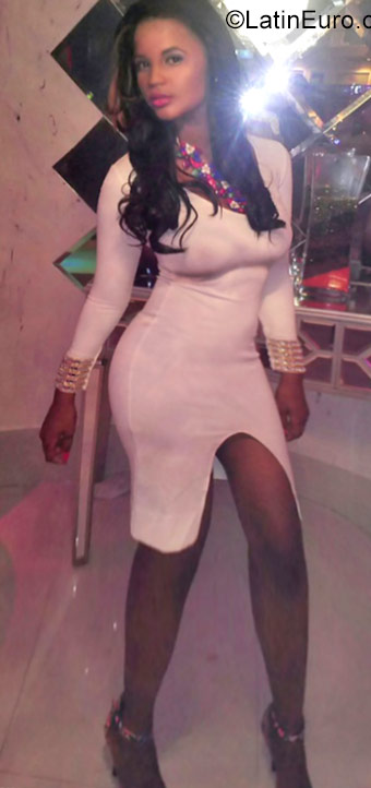 Date this sensual Dominican Republic girl Romey from Santo Domingo DO40251